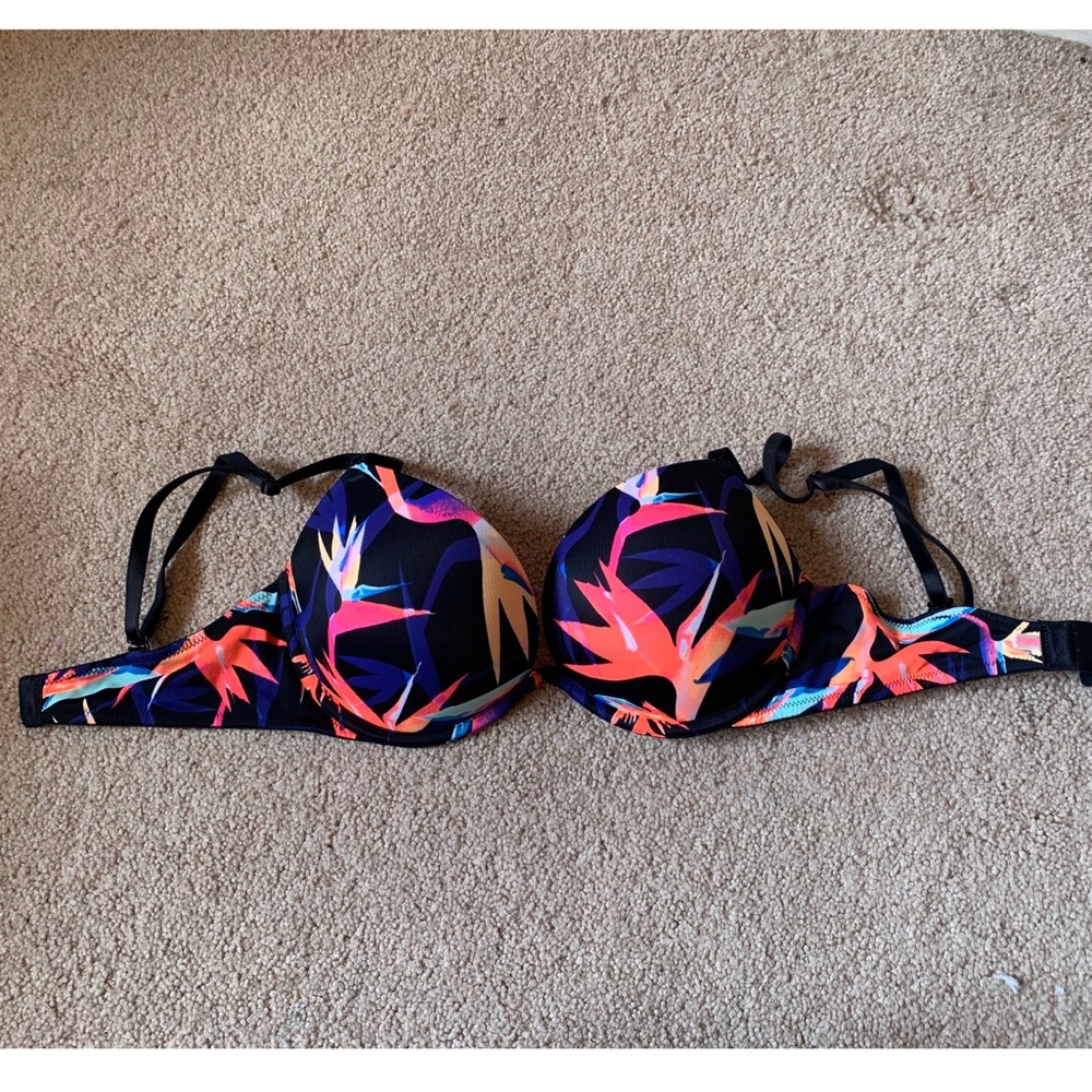 Victoria’s Secret Bombshell push up bra